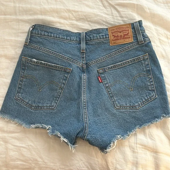 LEVI’S High Rise 501 Denim Shorts - Picture 3 of 5